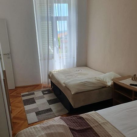 Apartment Sandra 2+2 *** ซริกเวนิซา ภายนอก รูปภาพ