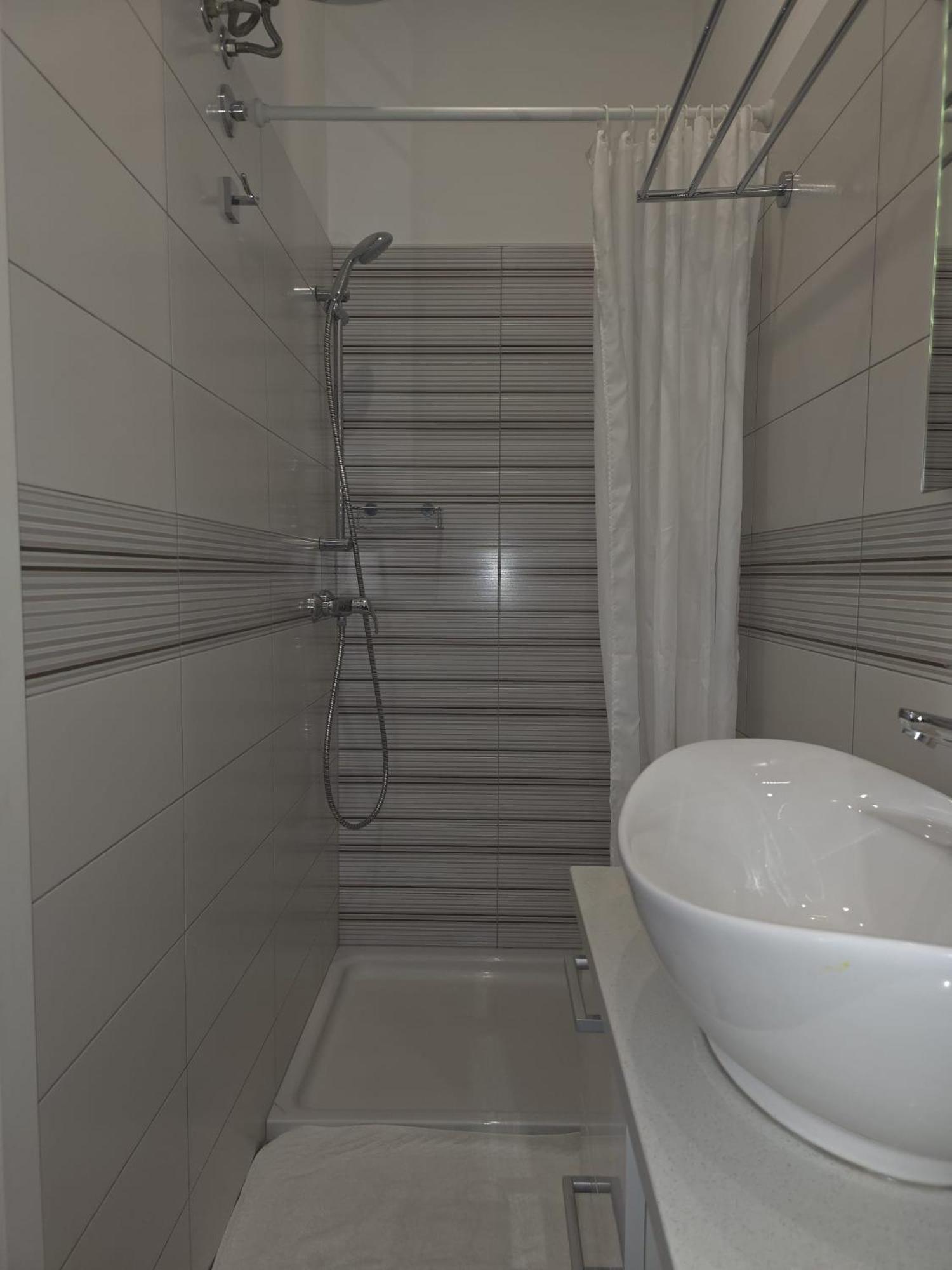 Apartment Sandra 2+2 *** ซริกเวนิซา ภายนอก รูปภาพ