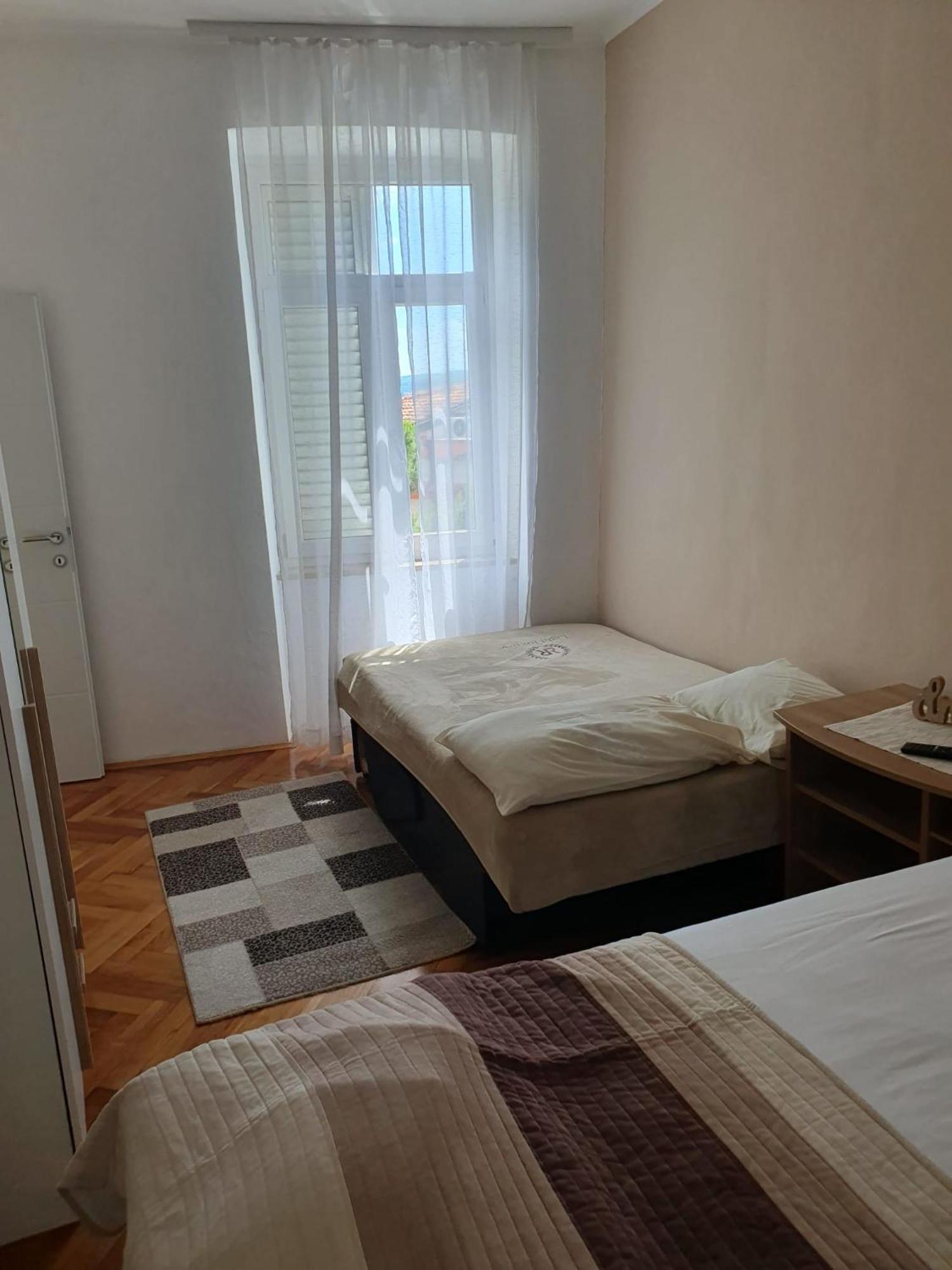 Apartment Sandra 2+2 *** ซริกเวนิซา ภายนอก รูปภาพ