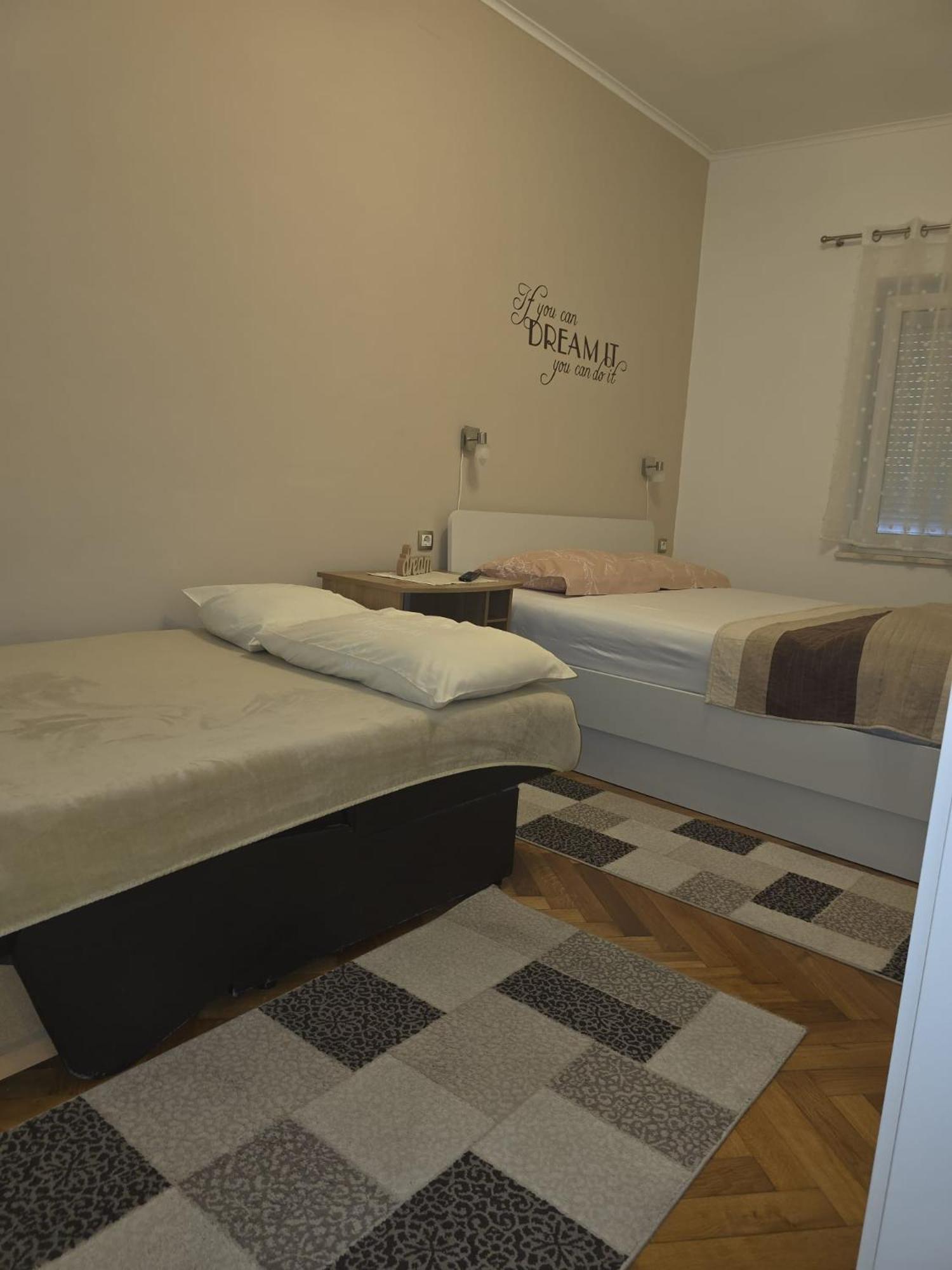Apartment Sandra 2+2 *** ซริกเวนิซา ภายนอก รูปภาพ
