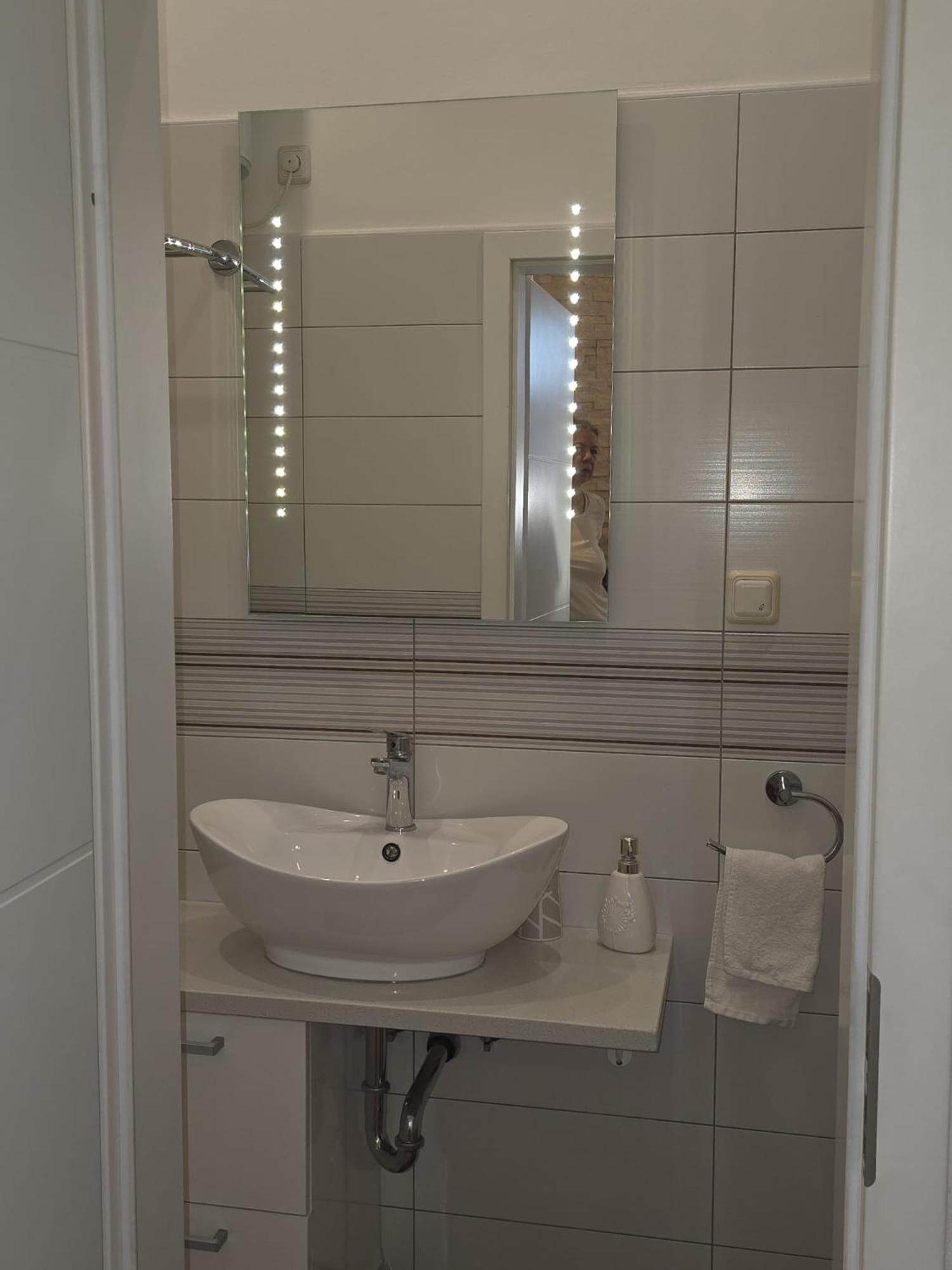 Apartment Sandra 2+2 *** ซริกเวนิซา ภายนอก รูปภาพ