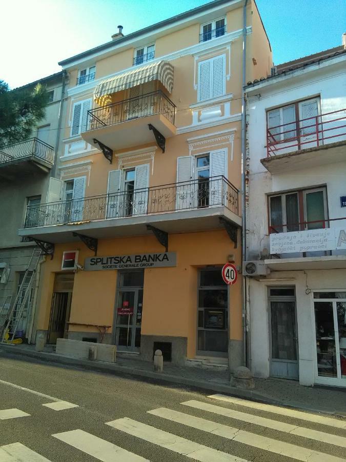 Apartment Sandra 2+2 *** ซริกเวนิซา ภายนอก รูปภาพ