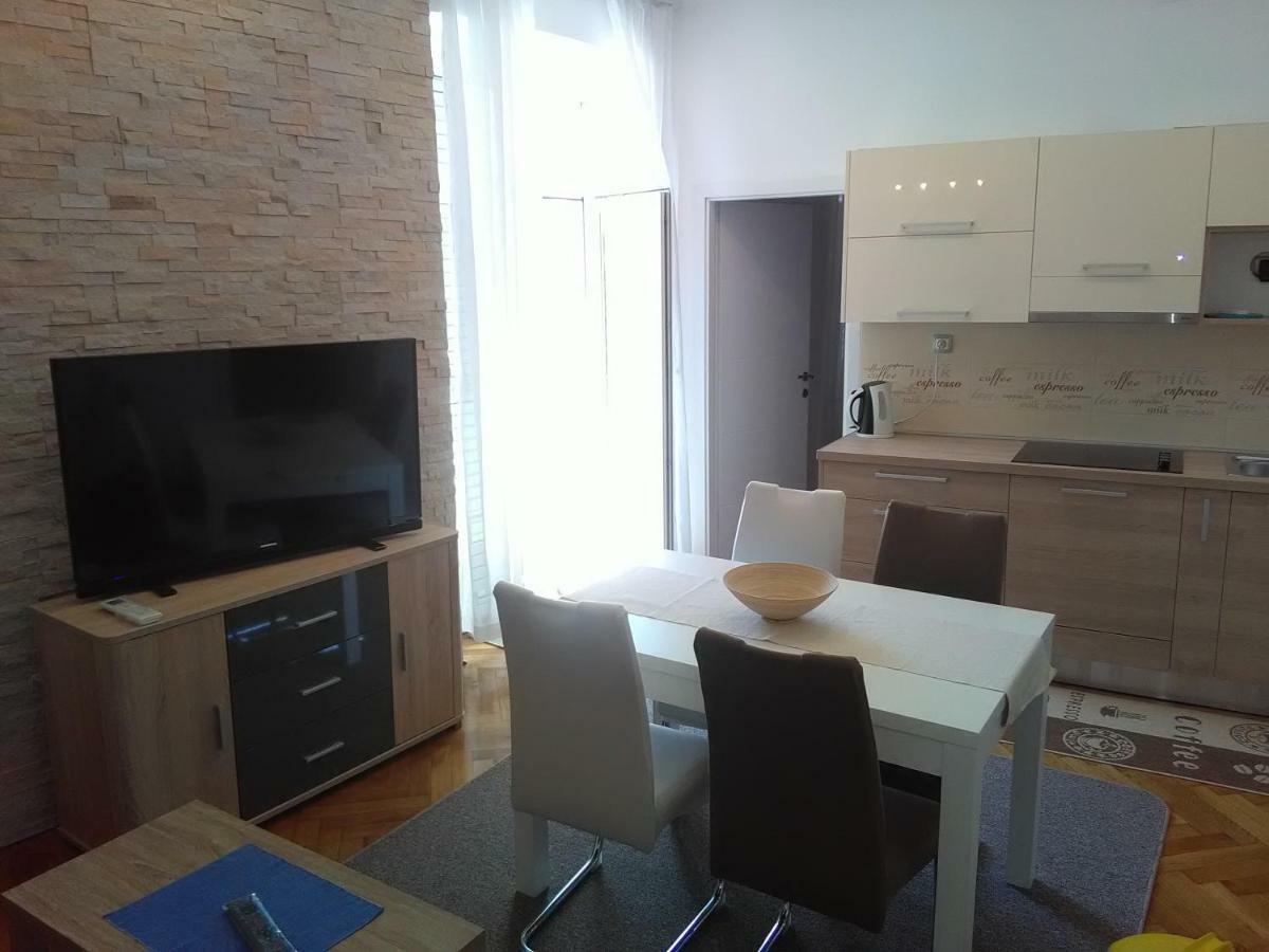 Apartment Sandra 2+2 *** ซริกเวนิซา ภายนอก รูปภาพ