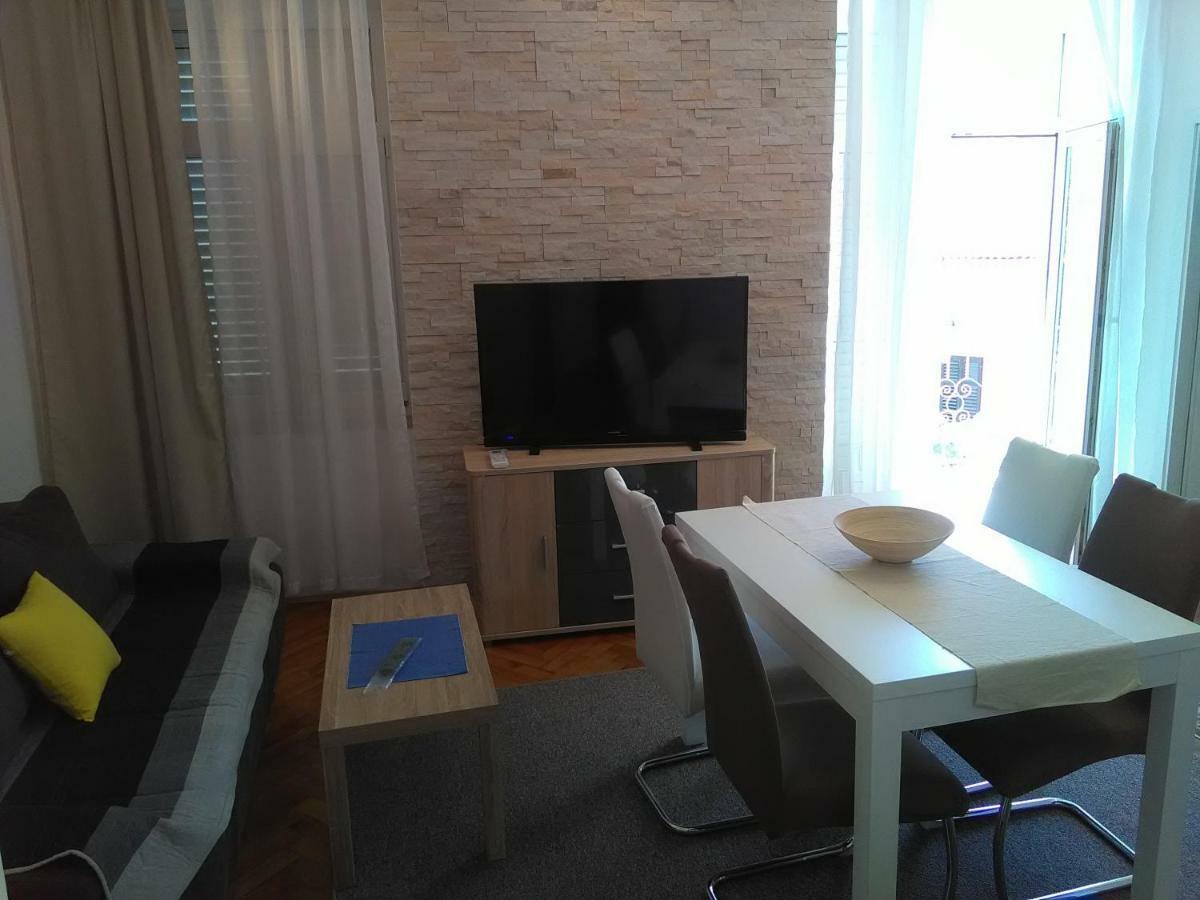 Apartment Sandra 2+2 *** ซริกเวนิซา ภายนอก รูปภาพ