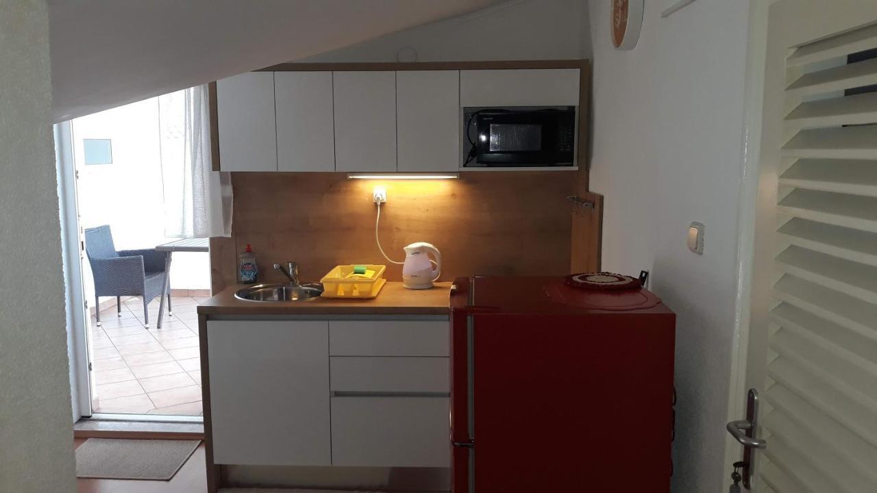 Apartment Sandra 2+2 *** ซริกเวนิซา ภายนอก รูปภาพ